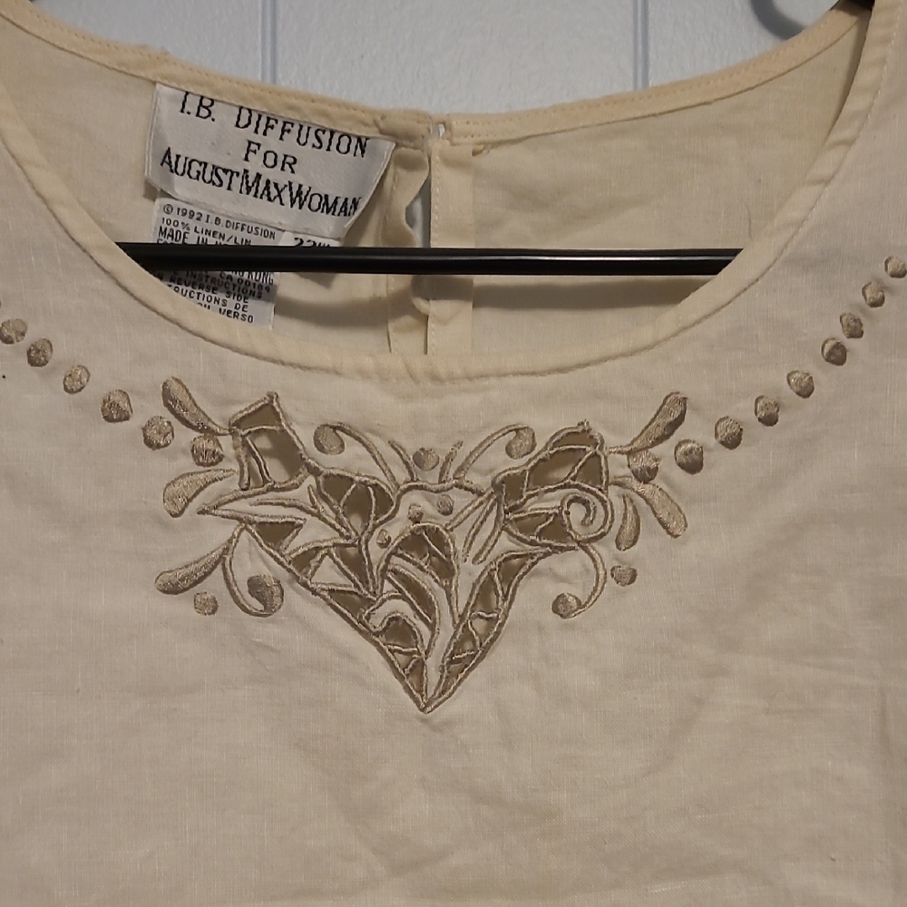 August Max Linen Embellished Blouse with Rounded Neckline